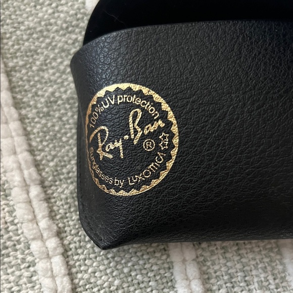 Ray-Ban Black Leather Sunglasses Case - Picture 3 of 4